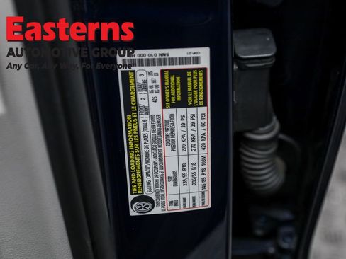 Used 2022 Volkswagen Tiguan SE image 32