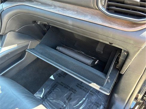 Used 2020 Ford Explorer Platinum w/ Premium Technology Package image 51