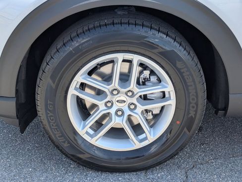 New 2026 Ford Explorer Active image 13