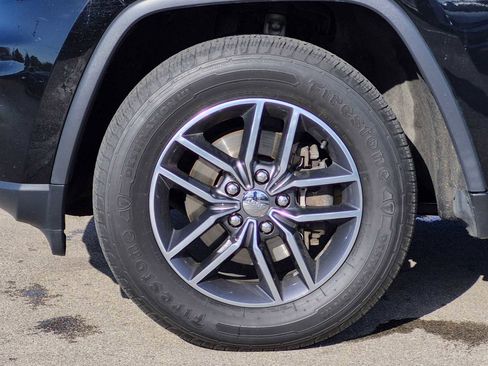 Used 2018 Jeep Grand Cherokee Limited AWD/4WD image 17