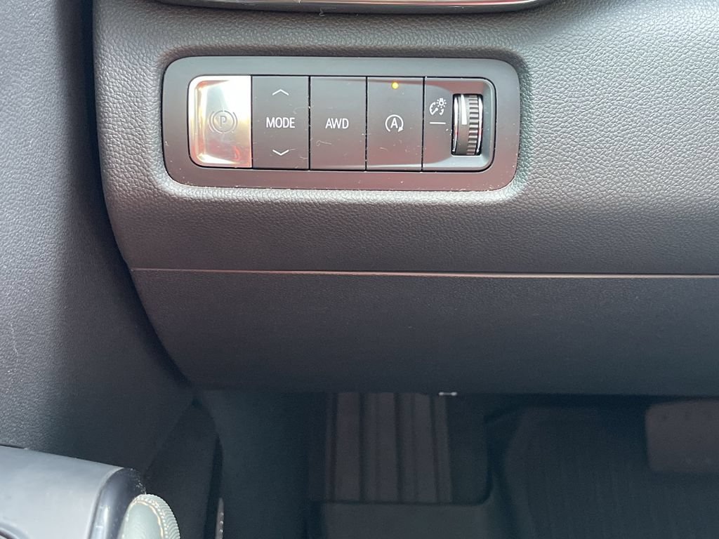 Certified 2024 GMC Acadia AT4 w/ Luxury Package AWD/4WD image 18