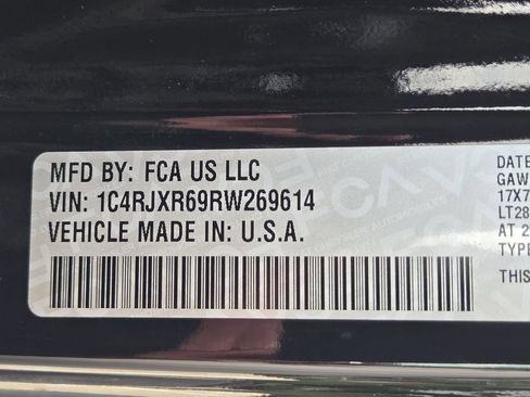 Used 2024 Jeep Wrangler Unlimited Rubicon 4xe AWD/4WD image 32