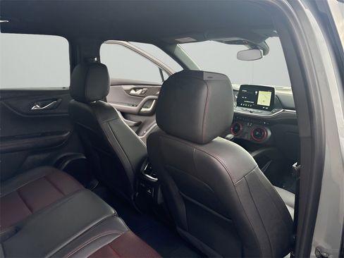 Used 2025 Chevrolet Blazer RS image 18
