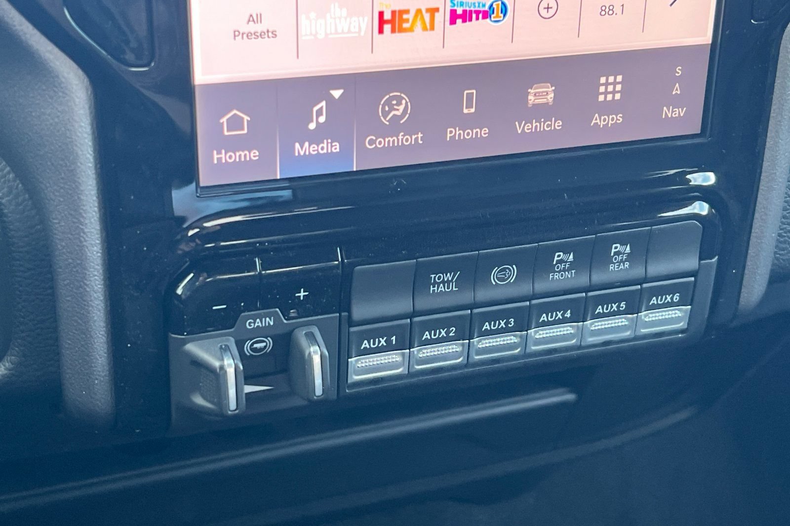 New 2026 RAM 3500 Big Horn AWD/4WD image 19