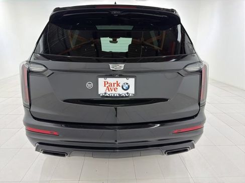 Used 2024 Cadillac XT6 Sport w/ Technology Package AWD/4WD image 4