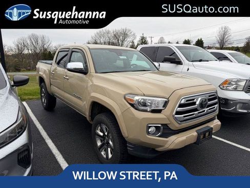 Used 2018 Toyota Tacoma Limited image 1
