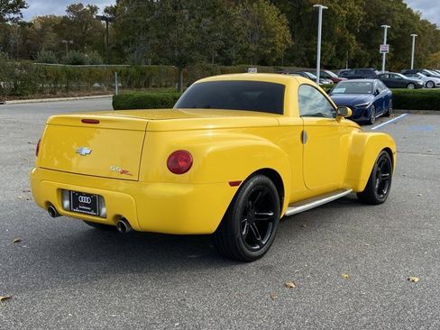 Used 2004 Chevrolet SSR w/ Preferred Equipment Group image 6