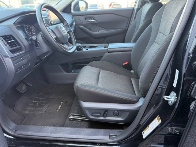 Used 2025 Nissan Rogue SV FWD image 24