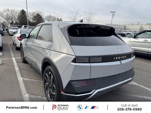 Used 2023 Hyundai Ioniq 5 SE image 2