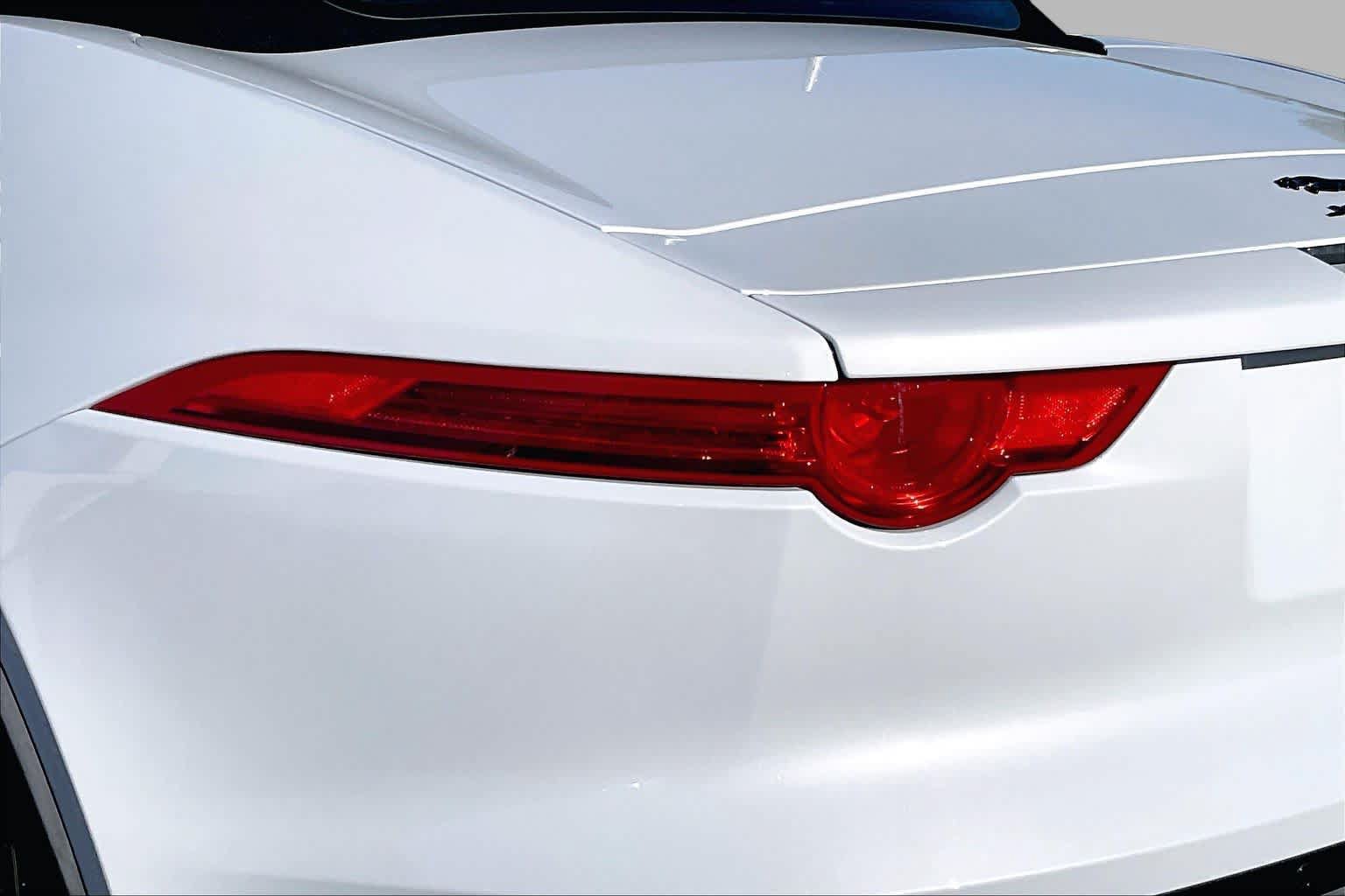 Used 2016 Jaguar F-TYPE R AWD/4WD image 21