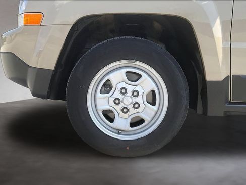 Used 2016 Jeep Patriot Sport w/ Power Value Group FWD image 30
