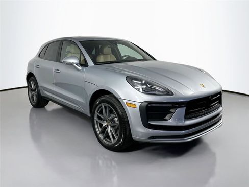 Certified 2025 Porsche Macan Turbo AWD/4WD image 9