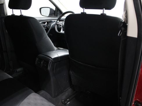Used 2021 Nissan Rogue Sport SV FWD image 21