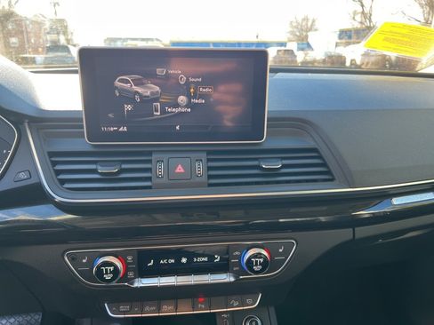 Used 2018 Audi Q5 2.0T Premium Plus w/ Premium Plus Package image 19