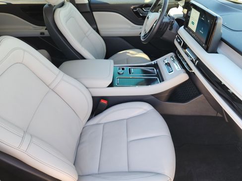 Used 2025 Lincoln Aviator Reserve w/ Illumination Package image 16