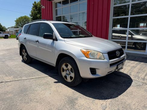 Used 2010 Toyota RAV4 4WD image 2