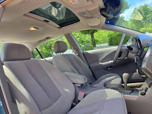Used 2003 Nissan Altima 3.5 SE FWD image 19