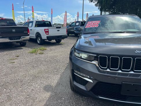 Used 2024 Jeep Grand Cherokee Limited 4xe AWD/4WD image 9