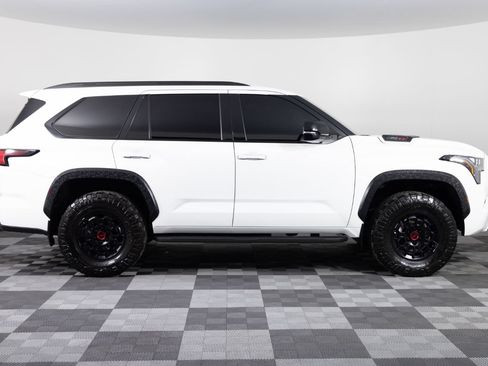 Used 2023 Toyota Sequoia TRD Pro AWD/4WD image 9