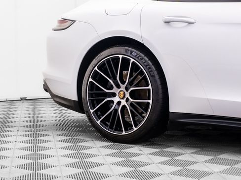 Used 2021 Porsche Panamera 4 w/ Premium Package AWD/4WD image 35