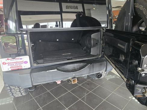 Used 2013 Jeep Wrangler Unlimited Sahara w/ Connectivity Group AWD/4WD image 30