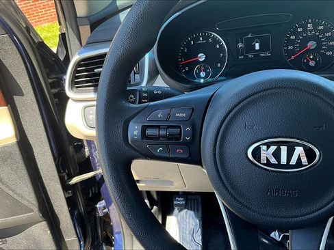 Used 2017 Kia Sorento AWD image 10