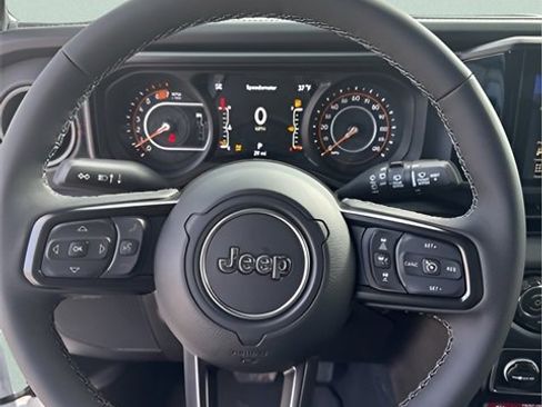 New 2026 Jeep Wrangler Unlimited Rubicon image 17