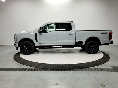 Used 2025 Ford F250 Lariat w/ Black Appearance Package AWD/4WD image 5