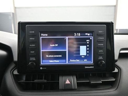 Used 2022 Toyota RAV4 LE FWD image 17