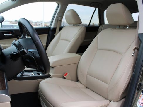 Used 2019 Subaru Outback 2.5i Limited w/ Popular Package #2 image 9