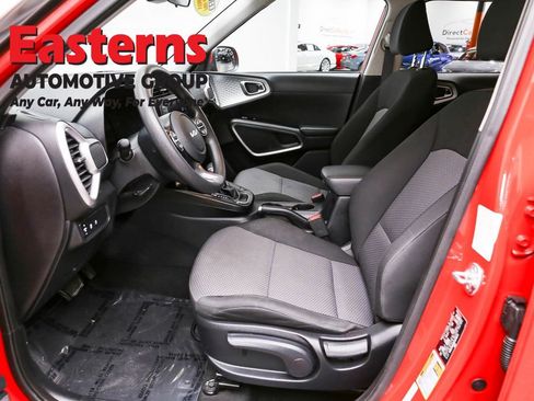 Used 2024 Kia Soul LX w/ Option Group 015 FWD image 14