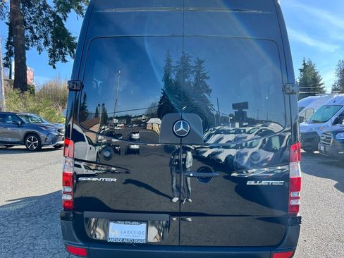 Used 2016 Mercedes-Benz Sprinter 2500 image 5