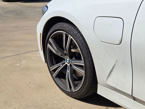 Used 2021 BMW 330e w/ M Sport Package image 4