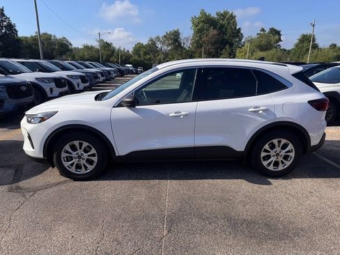 Used 2023 Ford Escape Active w/ Cold Weather Package FWD image 2