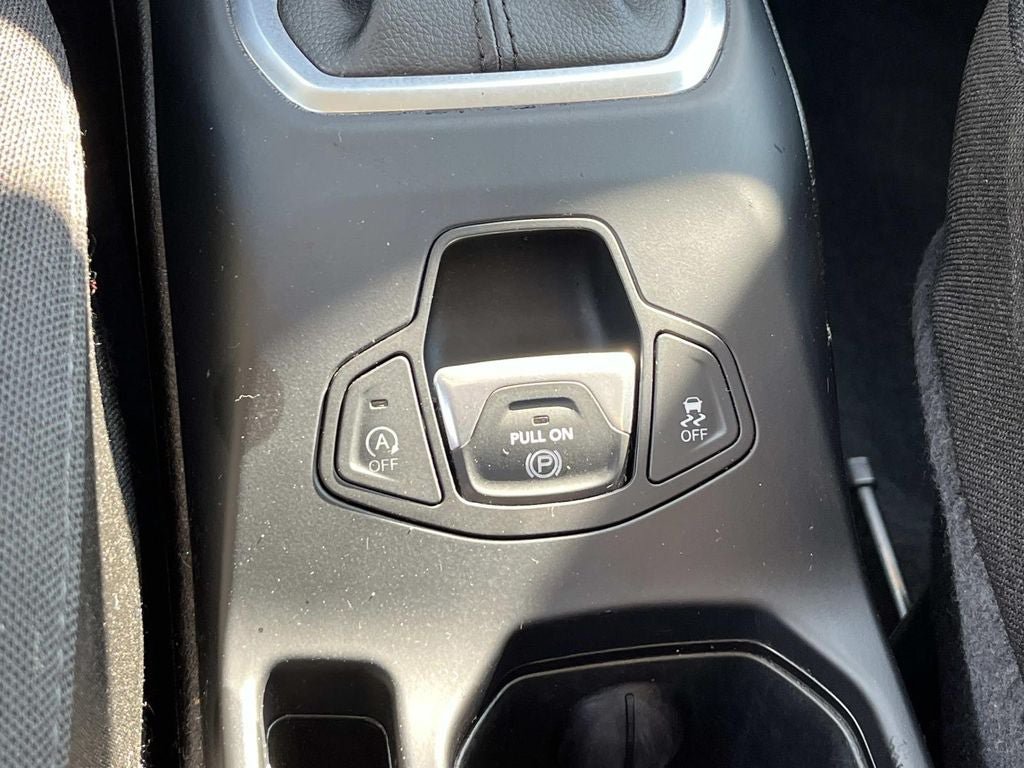 Used 2023 Jeep Renegade Latitude AWD/4WD image 16