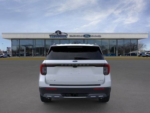 New 2026 Ford Explorer Active w/ Active Comfort Package image 5