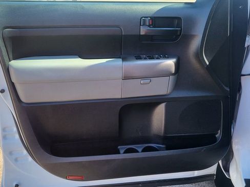 Used 2013 Toyota Tundra 4x4 Double Cab w/ SR5 Pkg image 23