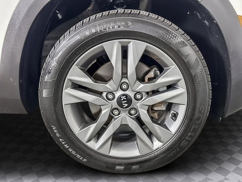 Used 2021 Kia Seltos LX image 30