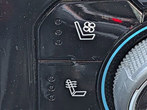 Used 2023 Chevrolet Silverado 1500 LTZ image 19