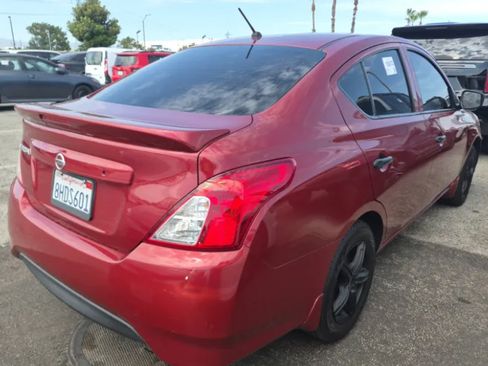 Used 2019 Nissan Versa S Plus FWD image 2