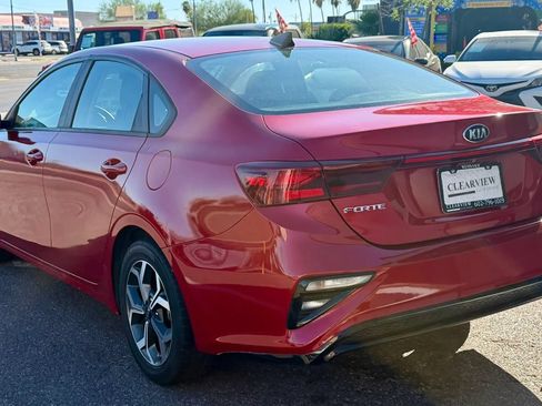Used 2021 Kia Forte LXS FWD image 4