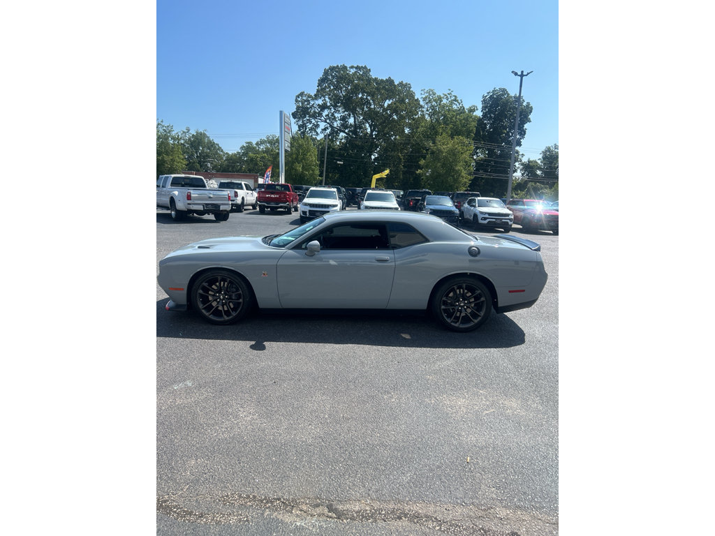 Used 2021 Dodge Challenger R/T Scat Pack RWD image 4