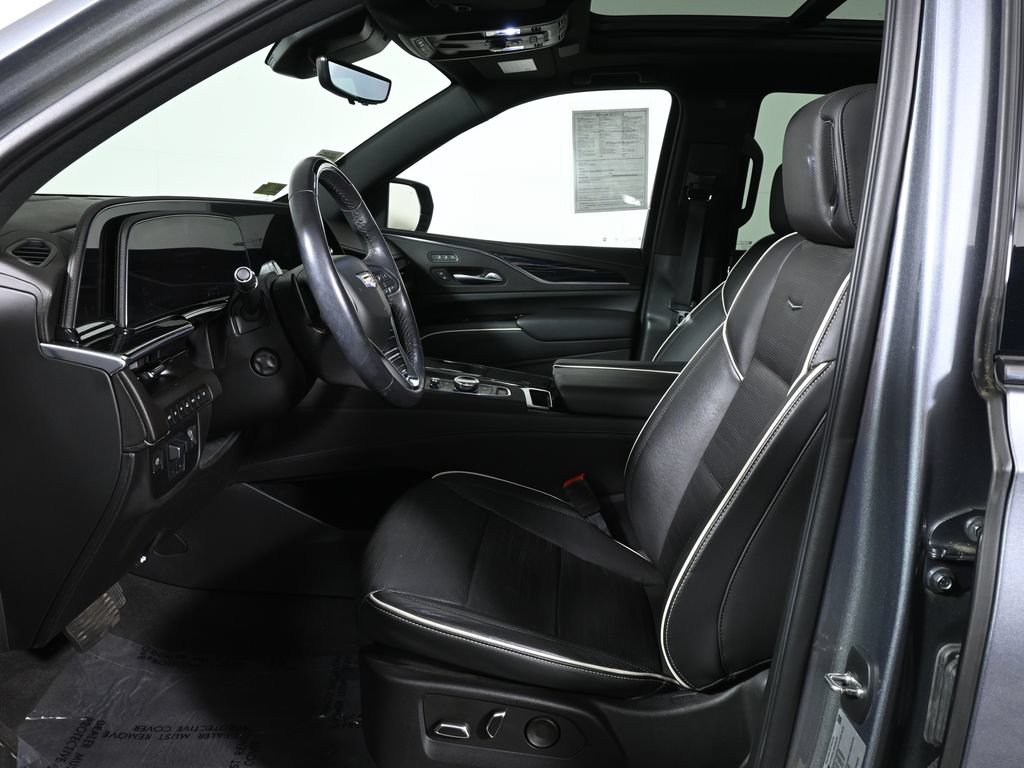 Used 2022 Cadillac Escalade Sport w/ Touring Package AWD/4WD image 5
