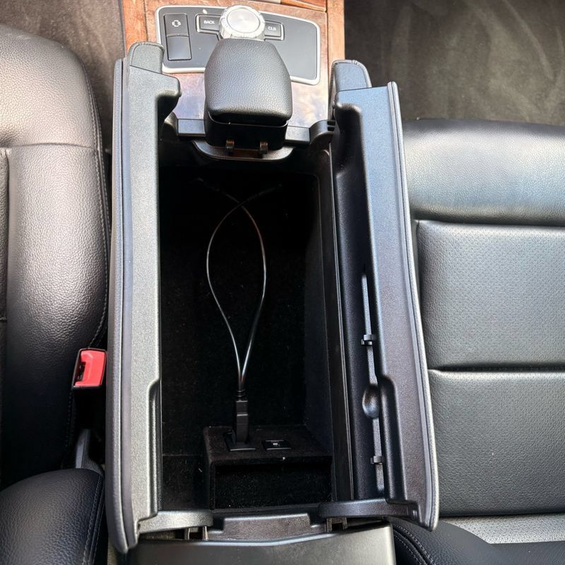 Used 2013 Mercedes-Benz E 350 4MATIC Sedan image 20