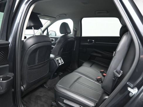 Used 2024 Kia Sorento S FWD image 24