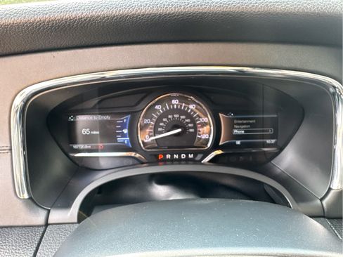 Used 2015 Lincoln Navigator 2WD image 40