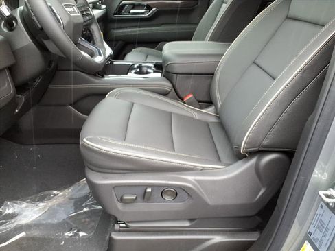 New 2026 GMC Yukon XL Elevation image 16