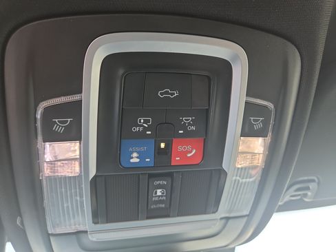 Used 2023 RAM 1500 Limited w/ Body Color Bumper Group AWD/4WD image 9