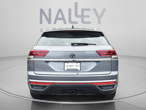 Used 2021 Volkswagen Atlas Cross Sport SE w/ V6 Towing Package FWD image 4
