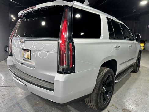 Used 2017 Cadillac Escalade Luxury AWD/4WD image 5
